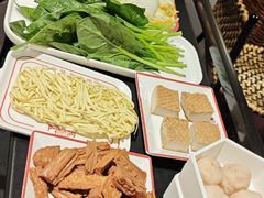 -阿润打边炉·鲜切鸡煲(华漕店)