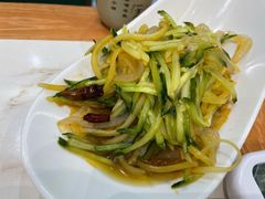 -山河屯铁锅炖(哈西站店)