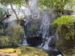 -Chom Cafe and Restaurant