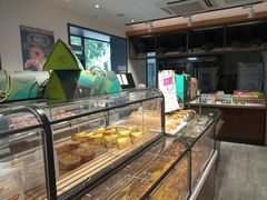 面包甜点陈列柜-金凤成祥(东直门现烤面包店)