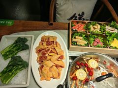 -尚尚仙·酸汤猪手·猪肚鸡火锅(华联万柳购物中心店)