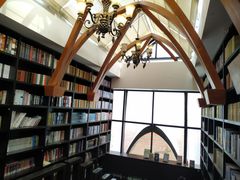 -钟书阁(松江泰晤士小镇店)