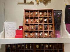 -LADY FAFA(巨鹿路陕西南路路口店)