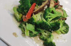 Broccoli and Mushroom Stir-fry