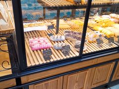 面包甜点陈列柜-面包森林(鲁邦风情街店)