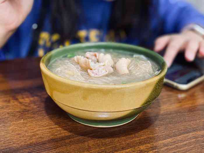 冒节子肥肠粉(双桥路店)-"跟朋友一起来吃的,本来打算吃串串的,隔壁.