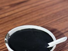 杏仁花生芝麻糊-勤記甜品