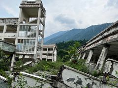 -四川汶川特大地震漩口中学遗址