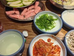 -明洞阿姨·韩式酱蟹烤肉·创意料理(三元桥店)