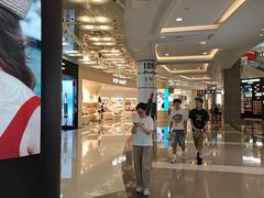 -上海来福士广场