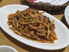 -渝信川菜 · 川味家常菜(财富购物中心店)
