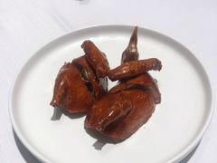 玻璃皮润烧乳鸽-北京厨房(西安SKP店)