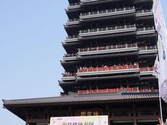 -淄博花灯齐彩城