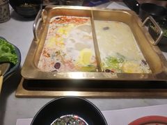 -尚尚仙·酸汤猪手·猪肚鸡火锅(华联万柳购物中心店)