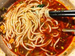 -爆炸头阿姨小四川正宗川味小吃(无任何分店)