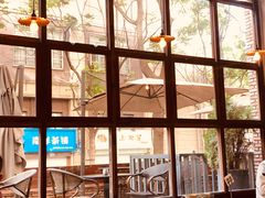 靠窗位-VESH COFFEE(定西路店)