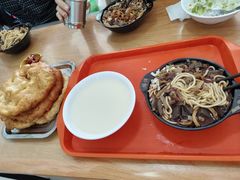 -伟伟羊杂馆