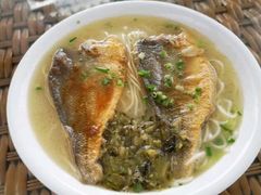 上汤红烩黄鱼面-汤去三面(骆驼店)