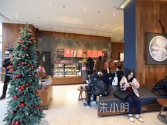 等位区-星巴克(凯德晶萃店)
