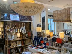 -邊城書店