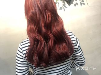 亚麻冷棕帅气，暖棕色减龄，而珊瑚粉色气质满分