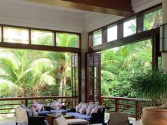 -亚龙湾喜来登·美景台大堂吧
