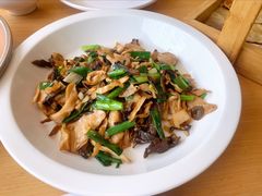 -关东小磨东北菜(上海长风大悦城店)