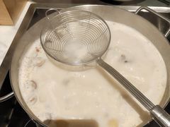 -尚尚仙·酸汤猪手·猪肚鸡火锅(华联万柳购物中心店)