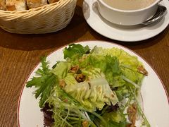 田园蔬菜核桃沙律配芥末油醋汁-Entrecôte 法国牛扒馆(保利·时光里店)