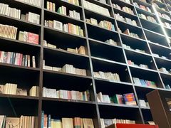 -钟书阁(松江泰晤士小镇店)