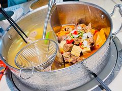 牛腩鸳鸯锅-左庭右院鲜牛肉火锅(浦江欢乐颂店)