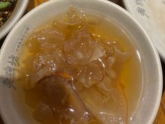 -老牌坊云南鱼豆花火锅(爱建店)