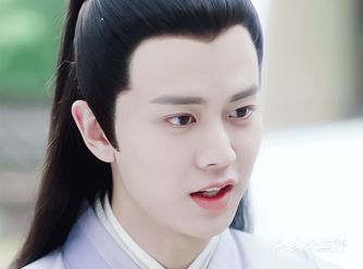 百度一下，果不其然，吻替据说男主已婚