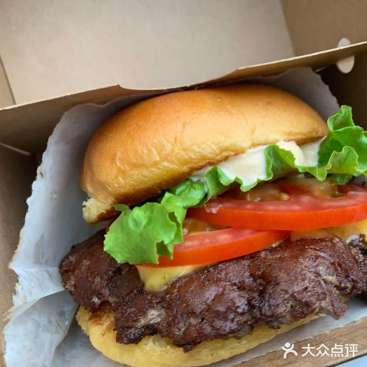 在上海玩的时候吃的shakeshack