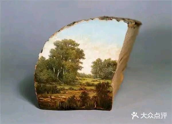 木桩上的创意画