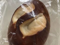 烤肠碱水-欢牛蛋糕屋(萧山万象汇店)