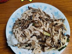香菇滑鸡丝-马凯餐厅(长椿街店)
