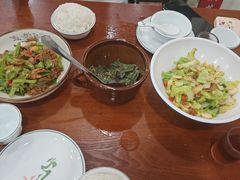 -湖南人家湘菜馆(镇江路店)