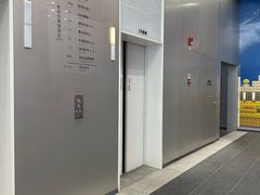 -上海世茂广场-停车场