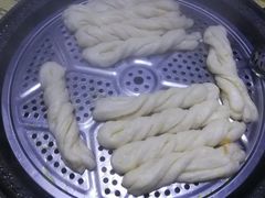 -粘豆包柴火铁锅炖