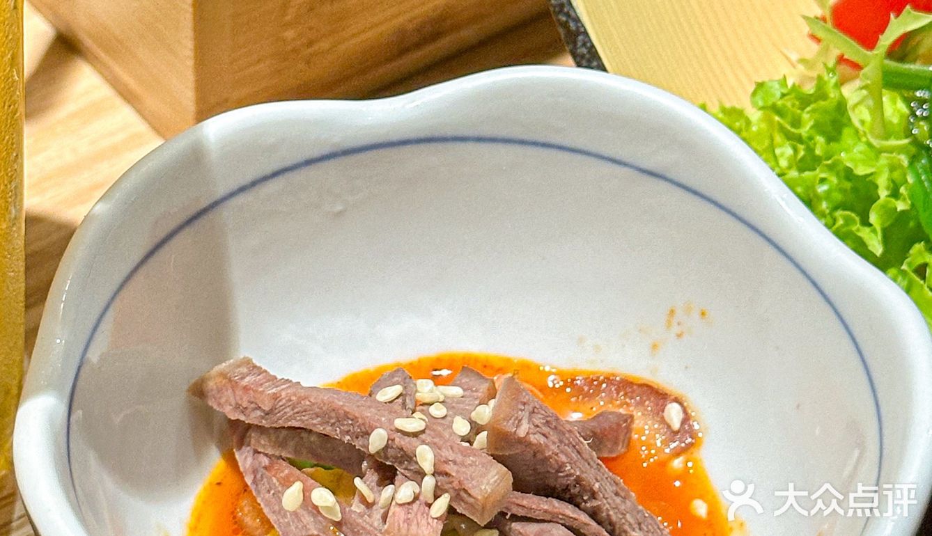 想要尝试正宗日本料理吗？南海大道有一家超级受欢迎的炭火烧居酒