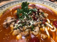 -聚汇三少·龙虾·中餐厅(莫邪路新天地店)