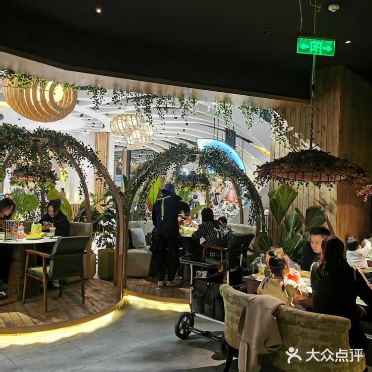 不小心闯进莫奈的花园里🌸 长沙新开的泰餐店