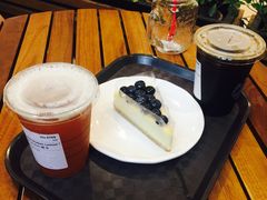 -星巴克臻选(莘庄仲盛店)