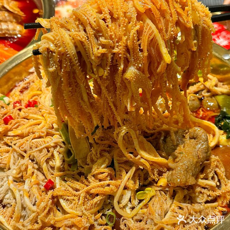 毛肚巨多的一家冒菜小店！实现毛肚自由啦！好爱他家的冒菜