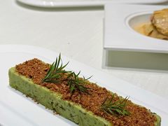 山核桃雪菜豆瓣酥-屋里厢上海菜馆