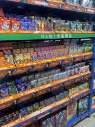 -逝水玩具折扣店