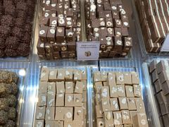 -VENCHI 闻绮(北京国贸商城店)