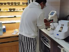 -优医视平价眼镜蔡司依视路折扣工厂店(十里堡店)
