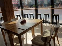 靠窗位-小团圆糖水铺(襄阳南路店)